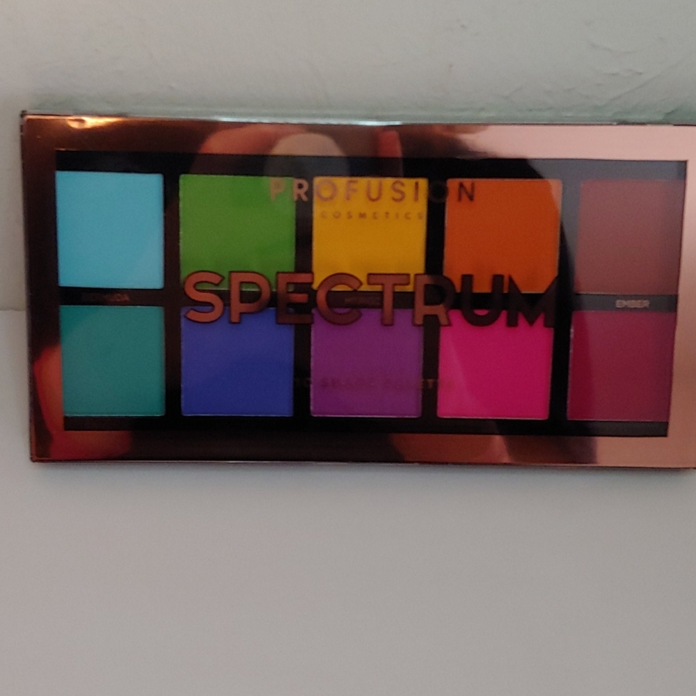 NEW Profusion Cosmetics Spectrum 10 Shade Palette